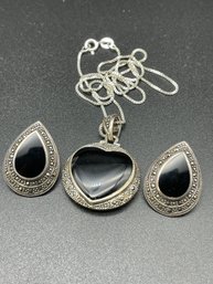 Beautiful Vintage Set Of Sterling Silver And Black Onyx Necklace And Earrings.
