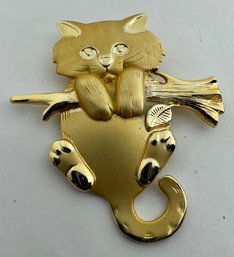 SIGNED AJC GOLD TONE KITTY HANGING ON BRANCH BROOCH