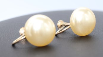 Vintage Large Retro Pearl 10k Yellow Gold Screw Back Earrings