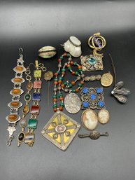 Collection Of Vintage Jewelries.