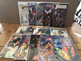 15 Random Comic Books - See Pictures.   Lot 214