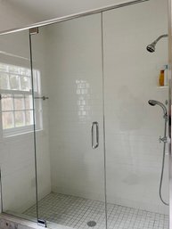 A Glass Shower Enclosure - Guest House - 1st Floor