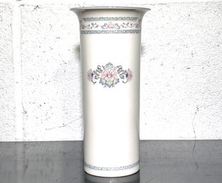 A Lenox Vase 'Charleston'