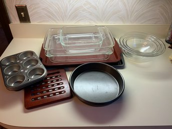 Assorted Bakeware