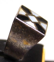 Vintage Sterling Silver Square Formed Ring Mother Of Pearl And Onyx Inlay Size 7