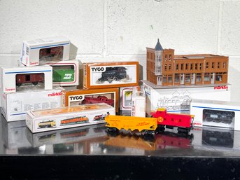 Vintage Tyco Trains And Accessories