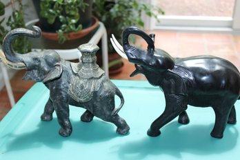 2 Elephants, 1 Metal With Removable Part