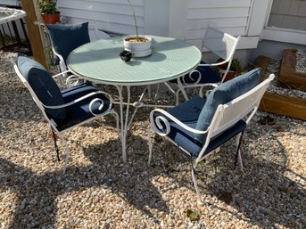 Vintage Metal Table And 4 Chairs