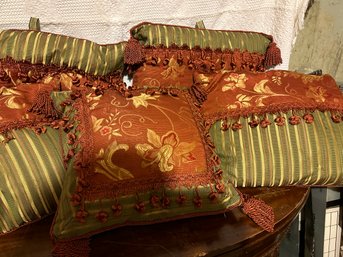 5 Decorative Pillows From Stratford Homes