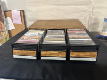 Lot Of 35 Vintage Cassette Tapes Country Wooden Storage Case Made In Taiwan.    KD/d2