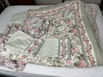 Laura Ashley Shabby Chic Rose & Sage Floral & Paisley Comforter & Bedding Set, Full Size
