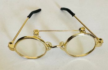 FUN AND COOL READING GLASSES GOLD TONE BROOCH