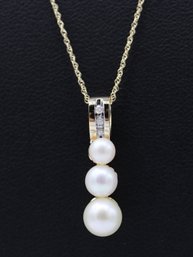 Elegant 3 Pearl & Diamond Pendant Necklace In 10k Yellow Gold
