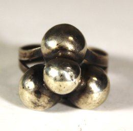 Vintage Sterling Silver 'ball' Formed Ring Size 7.5