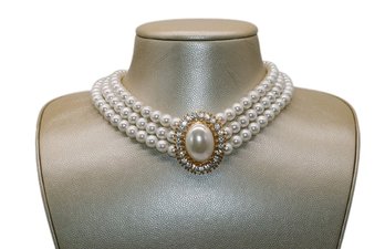 Stunning 3 Strand Faux Pearl Neckless With Large Center Pearl And Shiny Stones