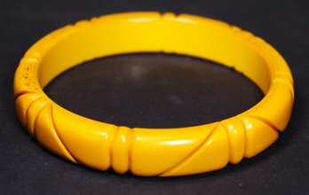 Vintage Butterscotch Carved Bakelite Plastic Bangle Bracelet