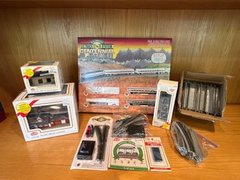Bachmann E-z Track System Centennial Electric Train Set With Snap-fit Track & Roadbed System Plus Accessories