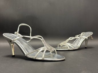 Ladies Shoes: Beckia, New York, Strappy Silver Sandals, Size 8M