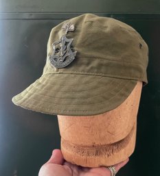 VTG Israel Army Hat & 2 Metal Insignia Pins