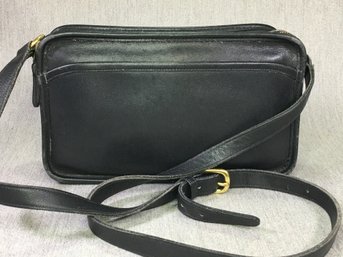 Nice Vintage COACH Black Leather Swingpack / Crossbody Purse With Hang Tag - Rare Made In USA - Very Nice Bag