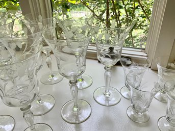 Beautiful Set Of Vintage Etched Crystal  Glasses