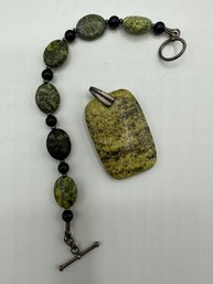 Vintage Polished Stone Pendant And Bracelet
