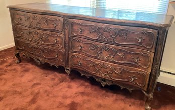 A Vintage Ornate Six Drawers Solid Wood Dresser