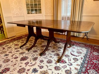 Beautiful Vintage Mahogany Expanded Drop Leaf Dining Table  With 5 Extra Leaves.