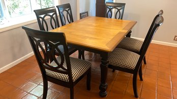 A Set Of 6 Dining Chairs With Upholstered Seats