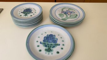 Vintage MA Hadley Pottery Country Dinner Plates Collection - 14 Pieces