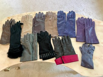 Collection Of Women's Size 7-8 Leather Gloves.