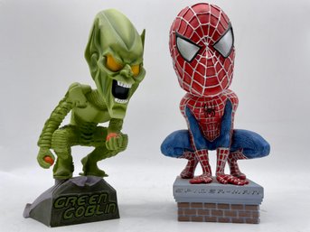 8' Neca Resin Bobble Heads Of The Green Goblin And Spiderman.