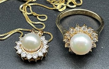 14k Gold,, Diamonds And Large Pearls, Vintage Set Of Ring And Necklace.