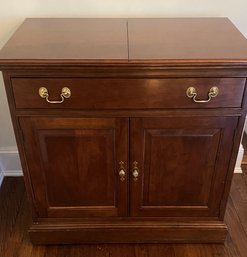 Stickley Traditional Chippendale Cherry Rolling Flip Top Server Dry Bar