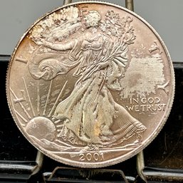 2001  Dollar ,1 Oz Fine Silver .