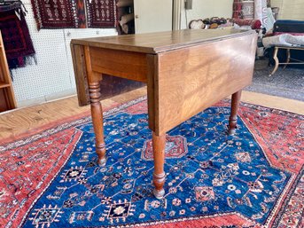 Antique Colonial Drop Leaf Table.