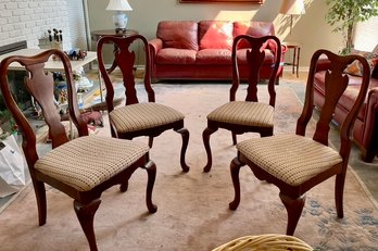 A Set Of 4 Queen Anne Style Mahogany Dining Chairs - See Matching Table