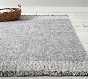 A Pottery Barn Kian Outdoor Performance Rug - New In Packaging - Chambray