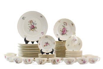 ESTATE ROYAL COPENHAGEN FRIJSENBORG HEIRLOOM BONE CHINA SET