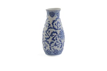 BLUE & WHITE CHINESE FLORAL 10' HIGH VASE