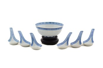 BLUE & WHITE RICE BOWLS WITH PETITE SET OF SOUP SPOONS