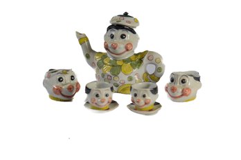 CHILD'S DOLL HOUSE TEA CLOWNS TEA SET