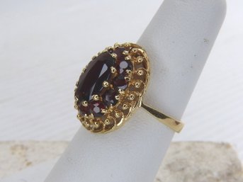 Beautiful Vintage Large 14K Yellow Gold Oval Garnet Ring