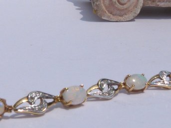 Gorgeous 14K Yellow Gold Opal & Diamond Bracelet