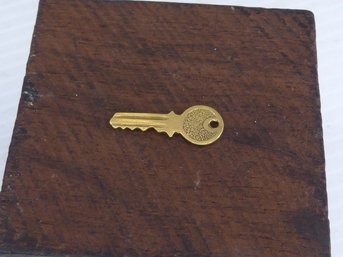 Vintage 18K Yellow Gold Key Charm