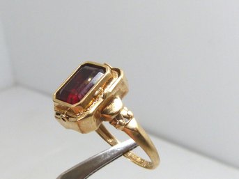 Unique Vintage 10 K Yellow Gold Garnet & Cameo Flip Ring