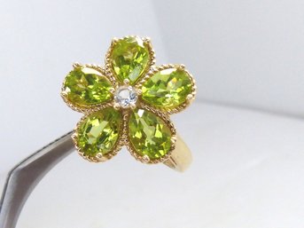 14K Yellow Gold & 5 Stone Peridot Flower Form Ring