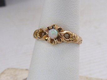 Dainty Antique 14 K Yellow Gold & Opal Ring