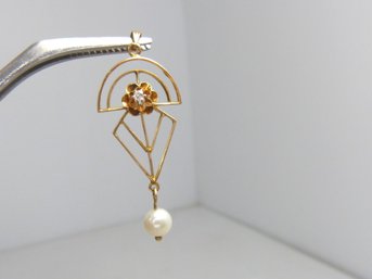 Vintage 10 K Yellow Gold , Diamond & Pearl Drop Pendant