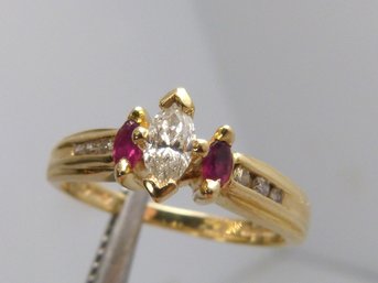 Exquisite 14K Yellow Gold , Large Diamond & Ruby  Ring